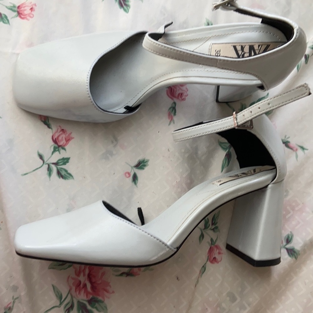 Mary Janes Zara Baby blue Size 6
